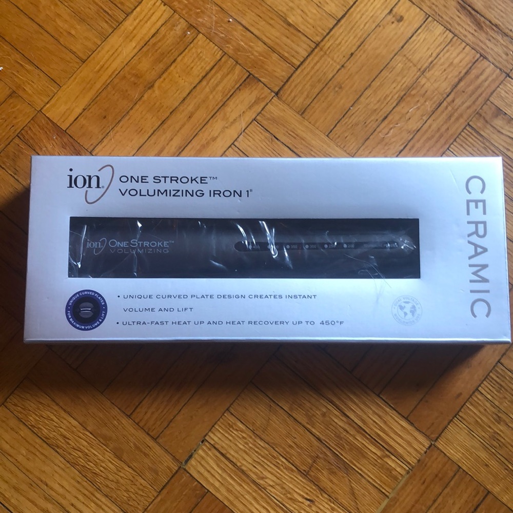 BNIB Ion Ceramic One Stroke Volumizing Iron 1"